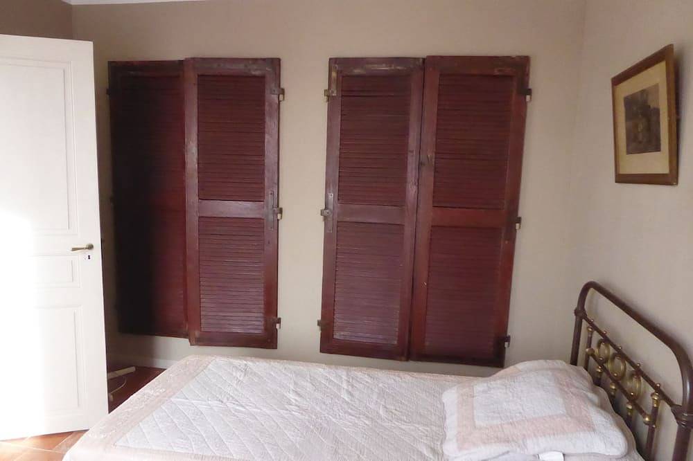 Ancienne Bâtisse en Pierre Dans la Tradition des Maisons Vigneronnes in Roquefort-des-Corbières, Narbonne region