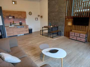 Location de vacances pour 4 personnes, avec jardin et vue, animaux acceptés à La Chapelle-Agnon