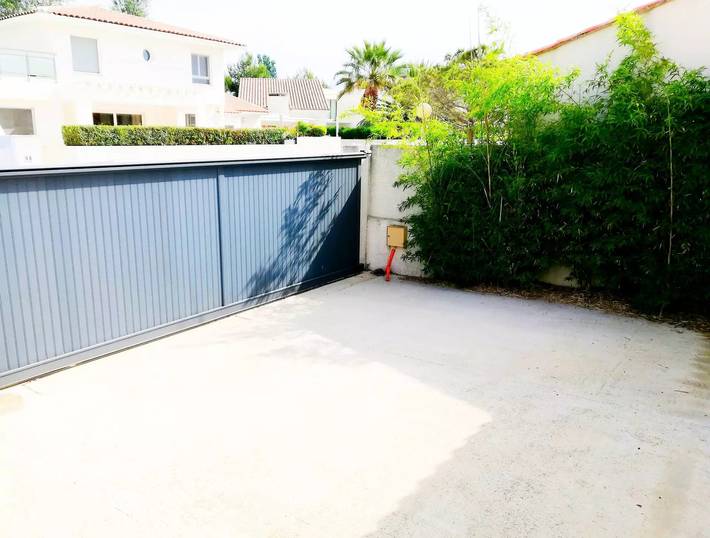 Location de vacances pour 8 personnes, avec jardin ainsi que piscine et balcon dans Etang De L Or - 2