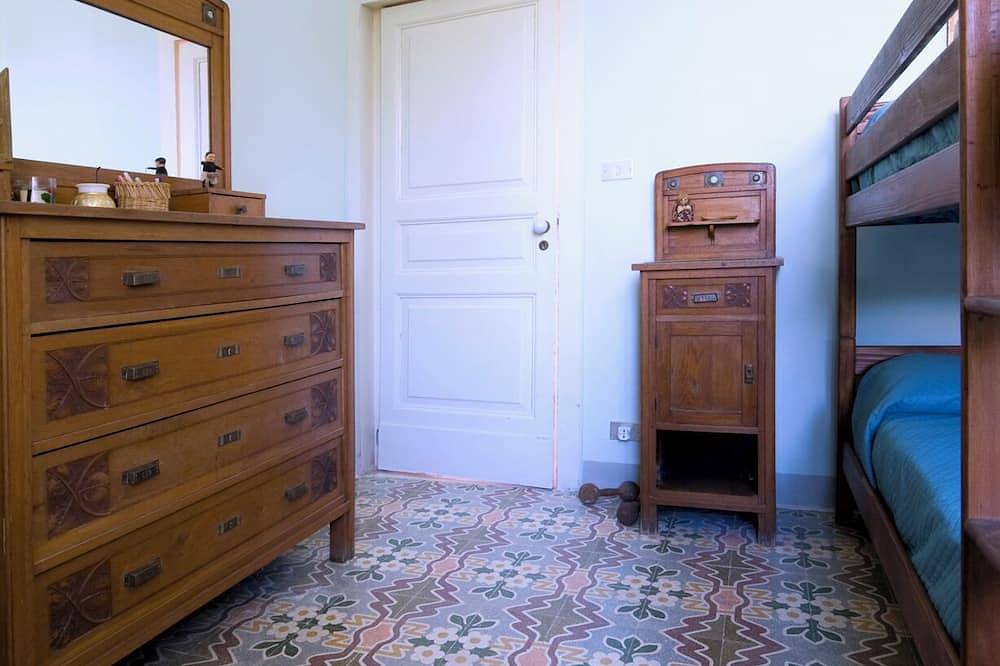 Panoramic villa with terrace, close to Italian Fashion Outlets in Nicosia, Enna Provinz