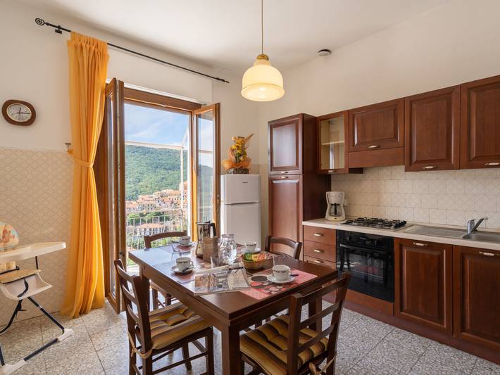 Ferienwohnung für 5 Personen, mit Balkon und Terrasse sowie Garten und Ausblick in Pietrabruna - 3