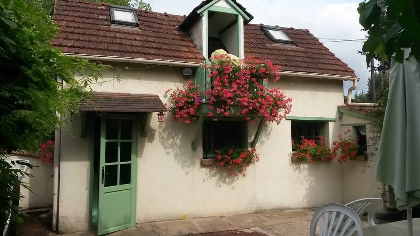 Gîte pour 2 personnes, avec terrasse et jardin