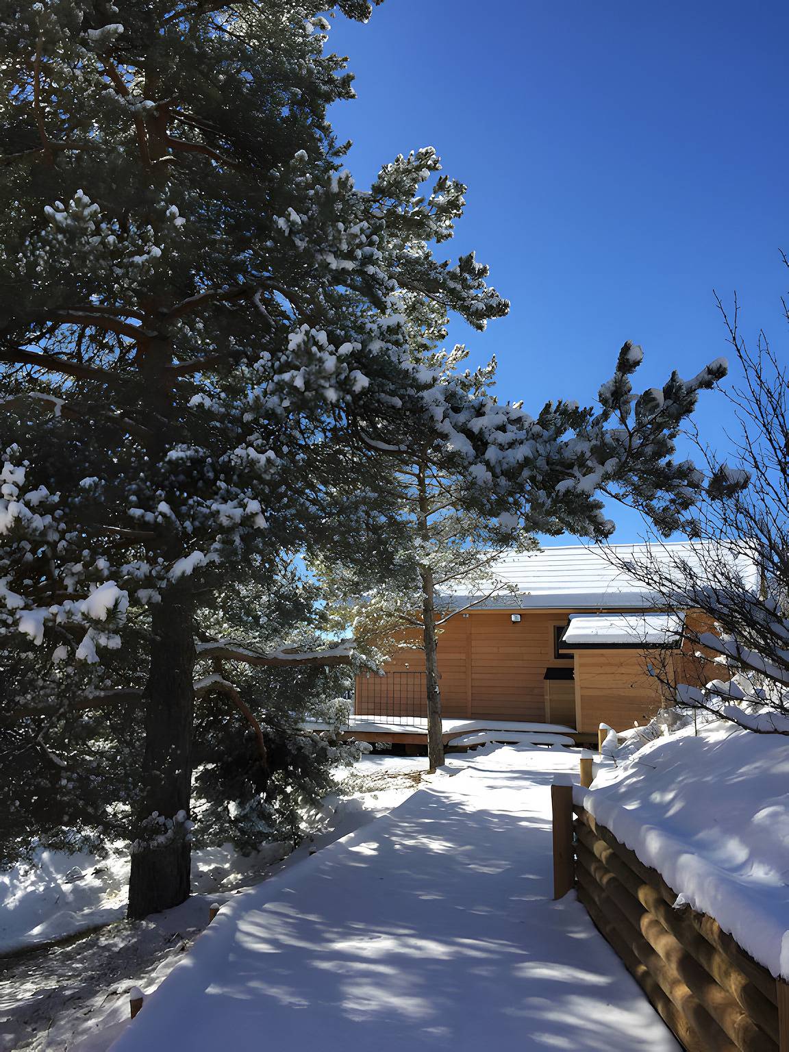 Chalet 'Mini Samsara' mit Bergblick, Balkon und Wlan in Saint-Jean-Saint-Nicolas, Nationalpark Écrins