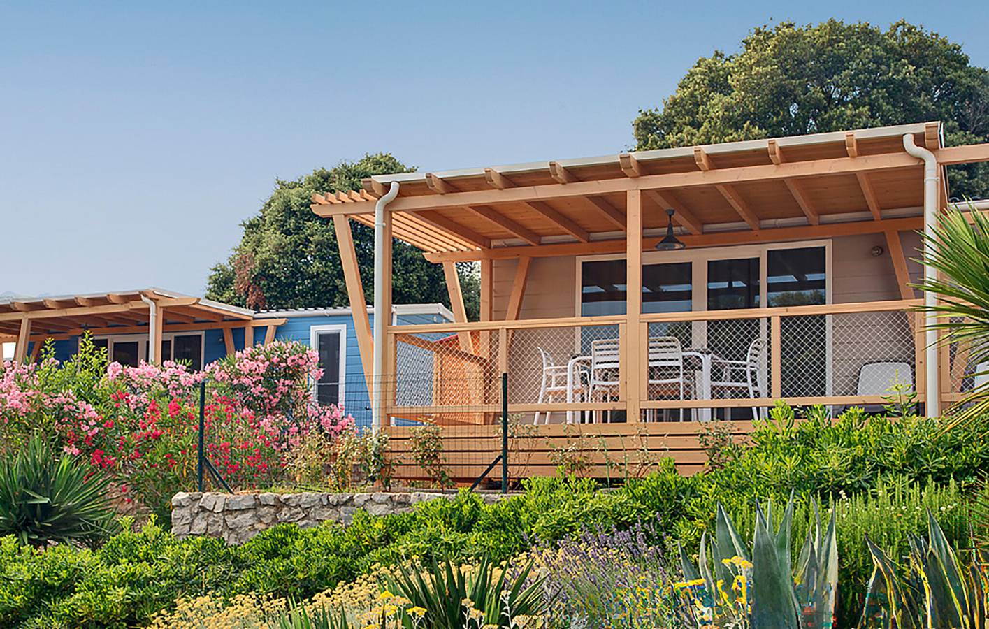 Reizendes Mobilheim mit Meerblick, Pool und WLAN – 2 km vom Strand entfernt in Sveta Marina, Ostküste Istrien