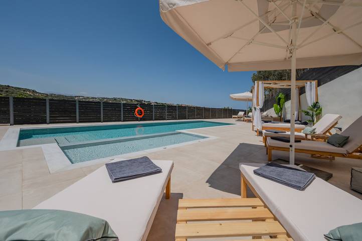 3A's 3Bd Villa w/ Heated Pool, Sauna & Gym in Rethymno en omgeving