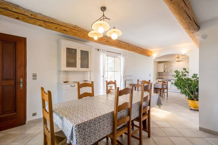 Villa charmante à La Tour-d'Aigues avec piscine privée in La Tour-d'Aigues, Parc naturel régional du Luberon
