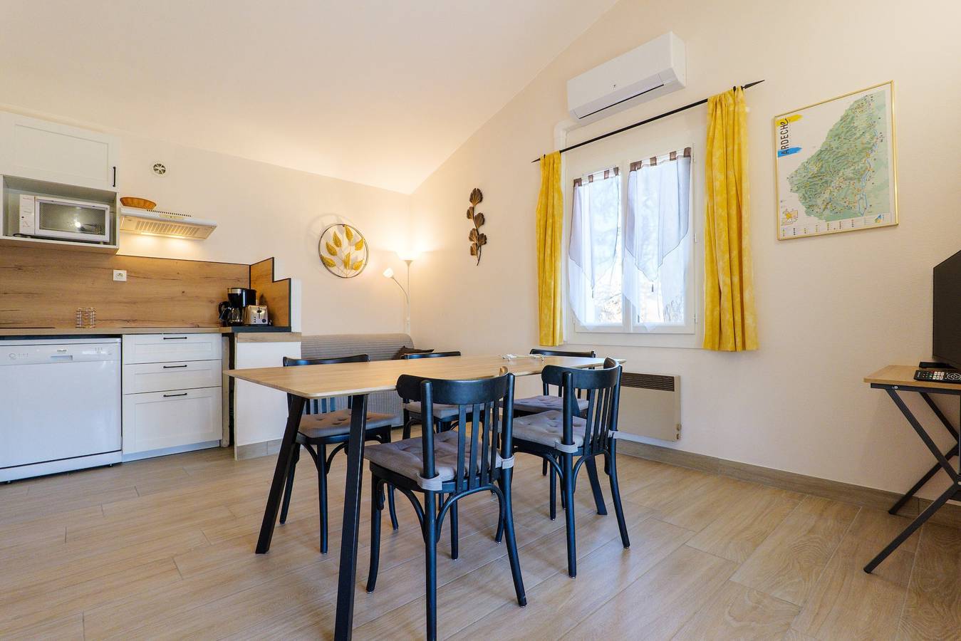 Gite Le Micocoulier La Fontinelle in Bessas, Ardèche