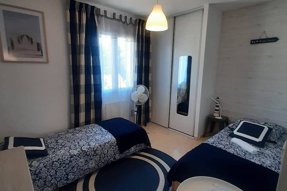 Three km from the majestic Pont Du Gard and 10 km from Uzès! in Vers-Pont-du-Gard, Region de Nimes