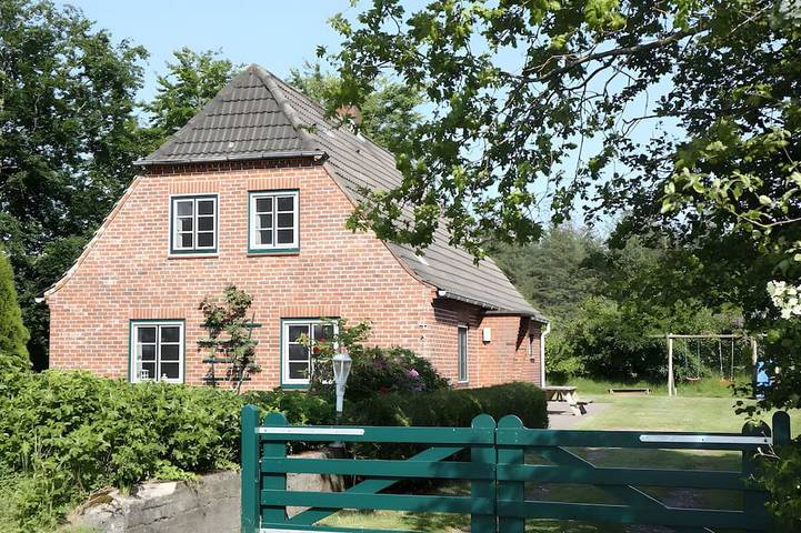 Ferienhaus für 6 Personen, mit Terrasse und Garten sowie Sauna, mit Haustier