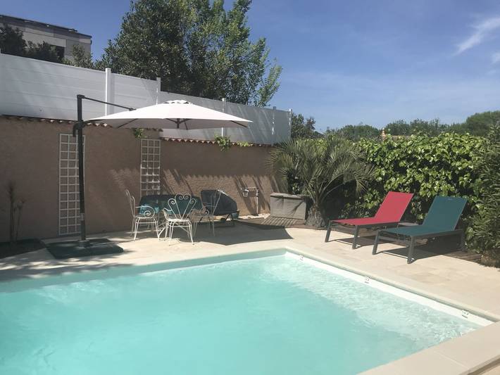 Chambre d’hôte pour 4 personnes, avec Balcon ainsi que Jardin et Piscine
