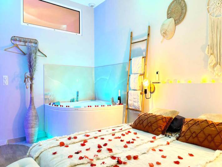 Location de vacances pour 2 personnes, avec terrasse et jacuzzi à Le Havre