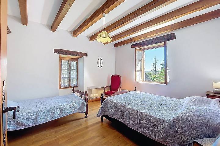 Location de vacances pour 7 personnes, avec terrasse et piscine à Saint-Chamarand - 2