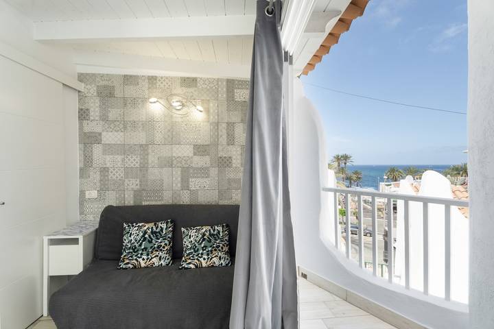 Ganze Wohnung, Ferienwohnung 'San Rafael' mit Meerblick, Gemeinschaftspool und Wlan in Playa de Troya, Teneriffa Süd