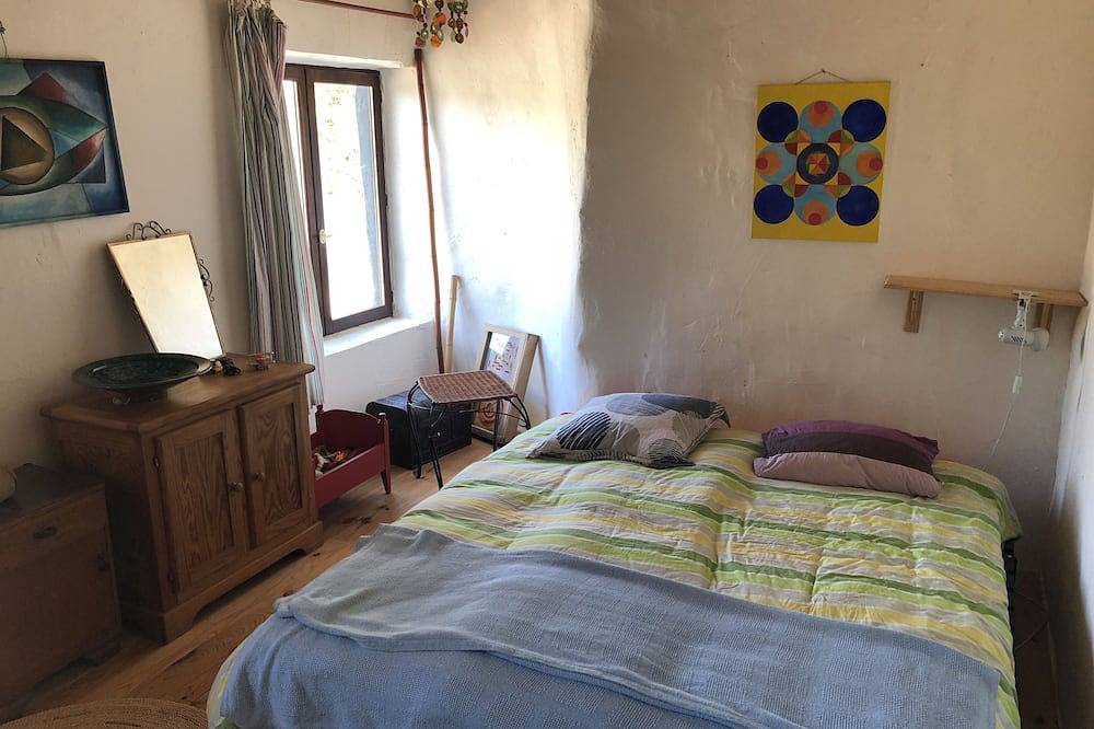 Des vacances de rêve dans la maison bleue entourée par la nature et les animaux in Montpont-en-Bresse, Région de Louhans
