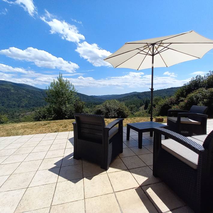 Gîte pour 6 personnes, avec piscine