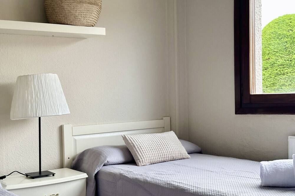 Entire apartment, Bajo con piscina en la playa - Isla Playa 5700 in Isla, Arnuero