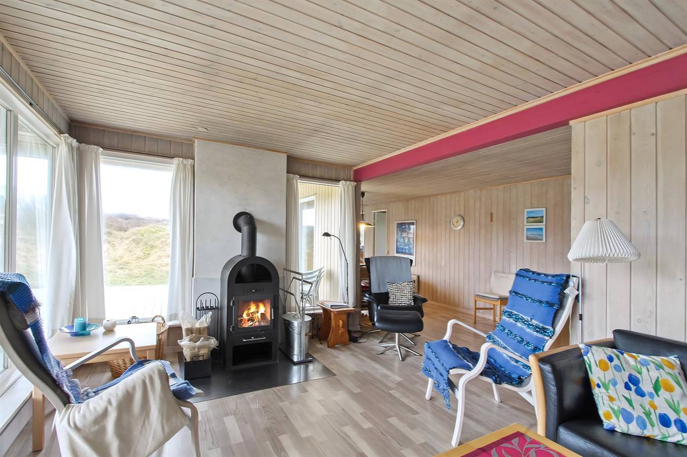 Stunning home in Hvide Sande w/ Wifi and 3 Bedrooms in Bjerregård, Holmsland Klit