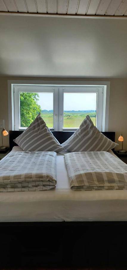 Ferienwohnung für 2 Personen, mit Balkon und Terrasse sowie Garten und Ausblick in Struckum