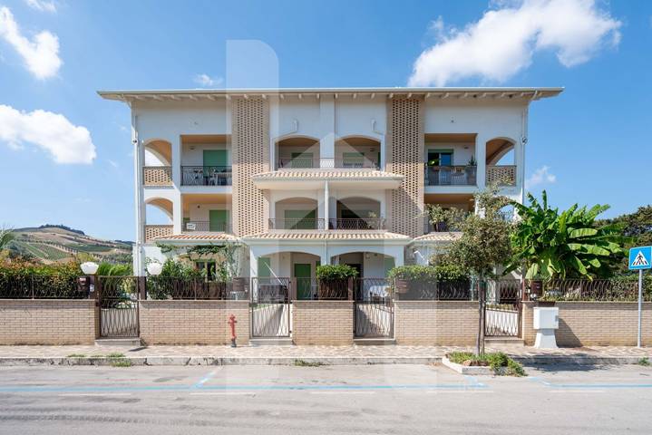 Appartamento per 4 persone, con giardino e piscina in Pineto