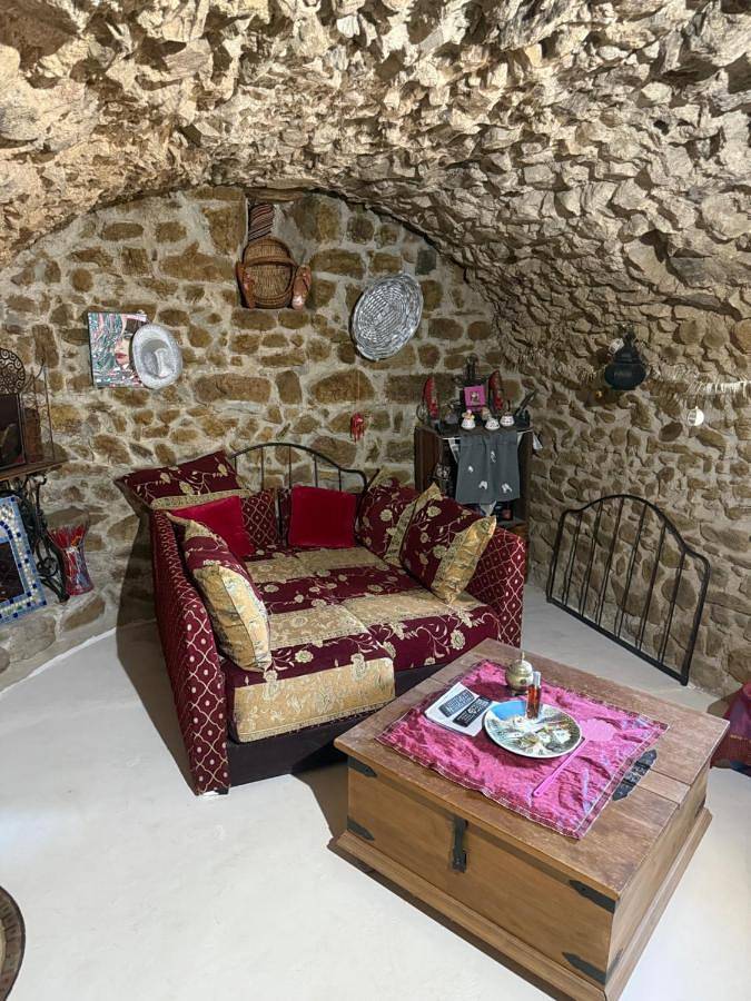 Appartement entier, One-Bedroom Apartment in Saint-Michel-de-Chabrillanoux, Parc naturel régional des Monts d'Ardèche
