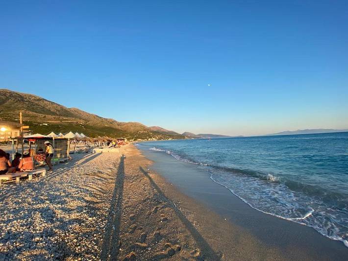 Location de vacances pour 3 personnes, avec terrasse ainsi que jardin et vue dans Borsh - 2