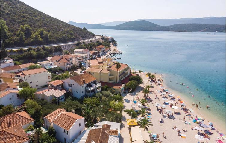 Ganze Ferienwohnung, Gemütliche Wohnung mit Terrasse und WLAN, 1 km vom Strand entfernt! in Klek, Dubrovnik-Neretva