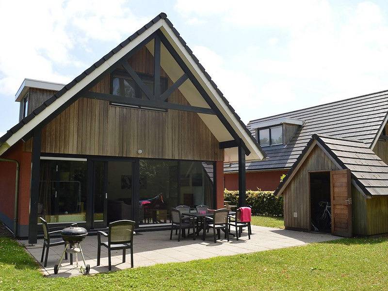 Vakantiefriesland — Modern eingerichtete Ferienvilla Balk mit Terrasse in Balk, Ijsselmeer