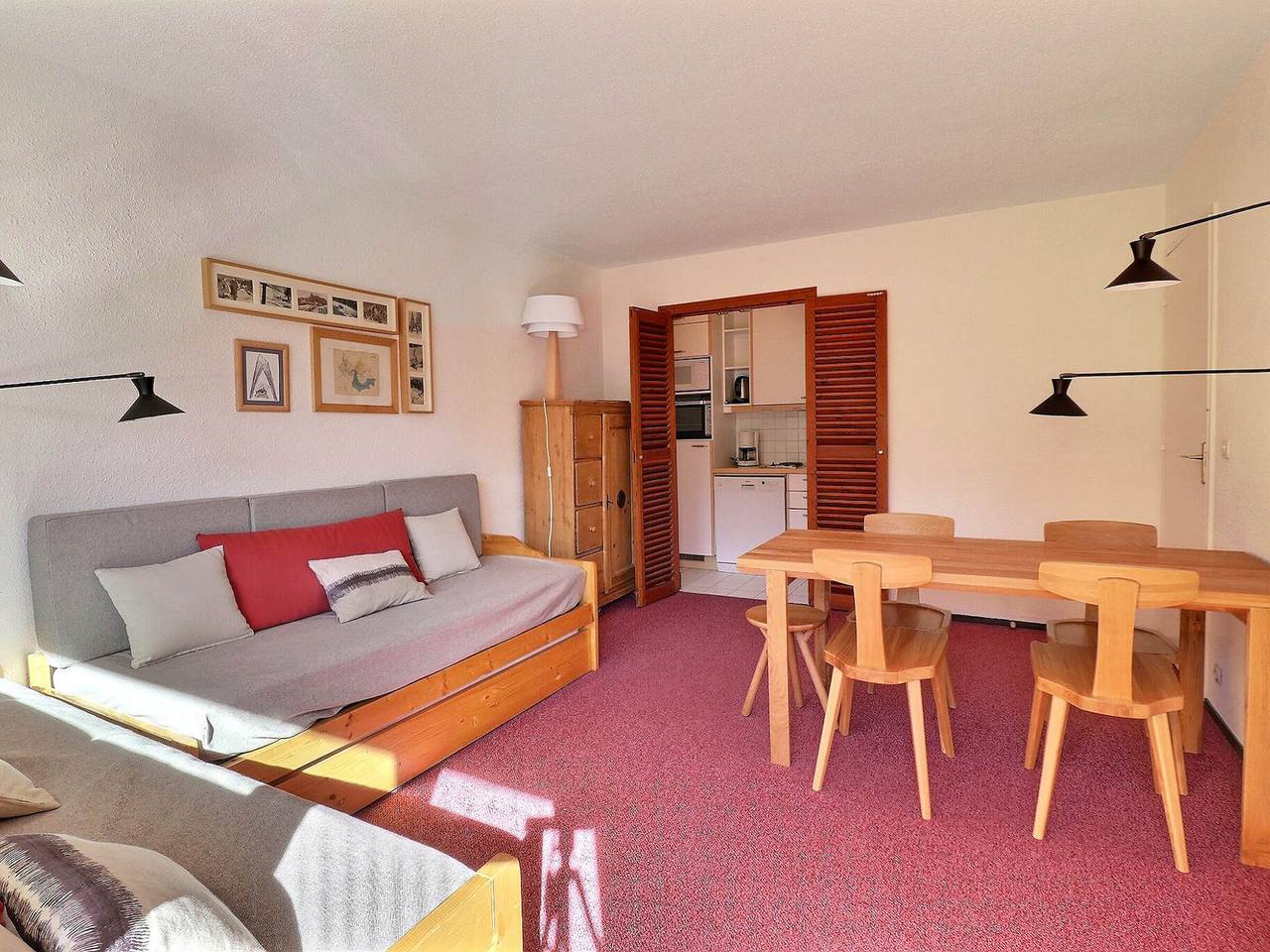 Ganze Wohnung, Geräumige, helle Wohnung direkt an der Skipiste mit Süd-Balkon in Méribel-Mottaret, Les Allues