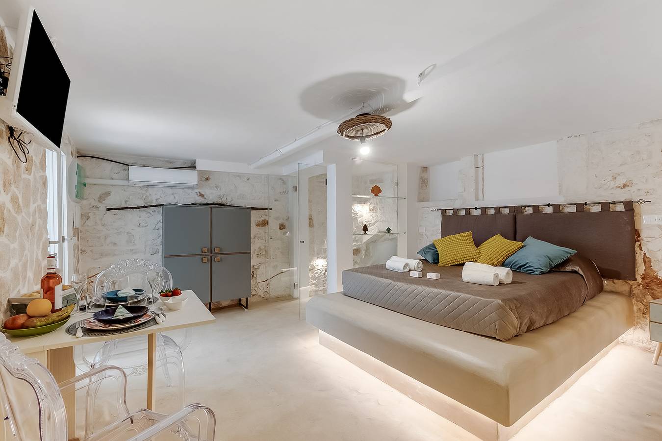 Appartamento intero, Maison 43 Ostuni With Indoor Pool in Ostuni, Salento