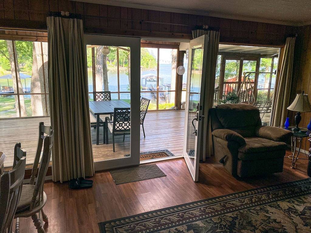 Fantastic get away house on lake in Toledo Bend Reservoir