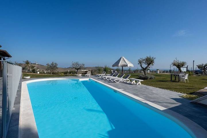 Villa pour 4 personnes, avec jardin et piscine, animaux acceptés - 1