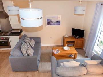 Log Cabin for 4 People in Camber, Rother, Photo 1