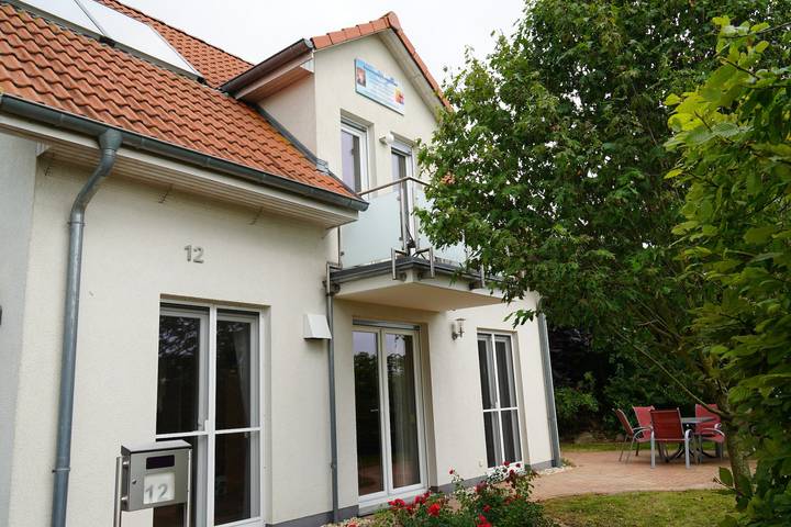 Ferienhaus für 6 Personen, mit Balkon und Whirlpool sowie Garten und Seeblick in Göhren-Lebbin