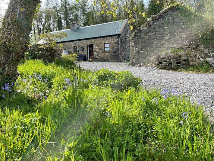 Vacation rental for 4 people, with Terrace and Yard as well as Pool and View in County Cavan