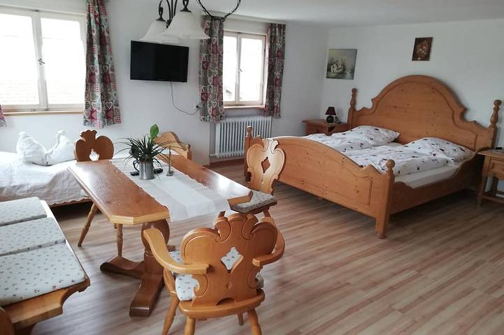 Hotel für 3 Personen, mit Garten und Whirlpool sowie Sauna und Pool in Rettenberg