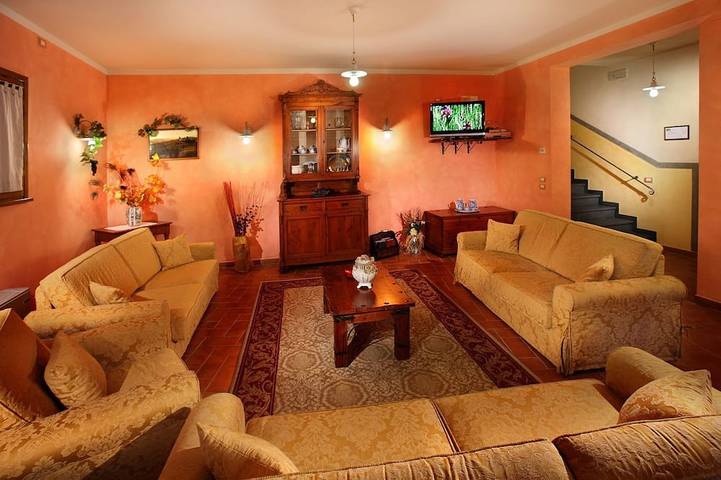 Villa indipendente con Wifi, A/C, piscina privata, Tv, patio, animali ammessi, vista panoramica in Montecatini Terme, Provincia di Pistoia