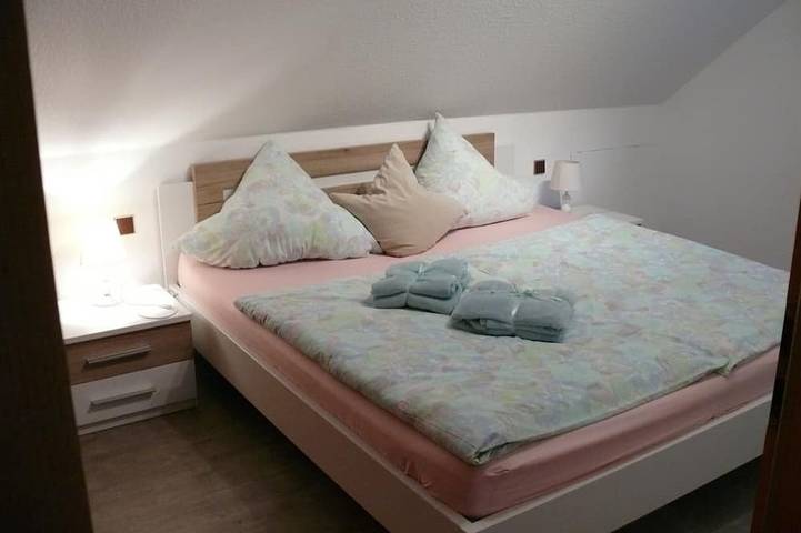 Ganze Wohnung, 2 Zimmer, Küche, Bad (Vollausstattung), Terrasse in Weiskirchen, Saar-Nahe-Bergland