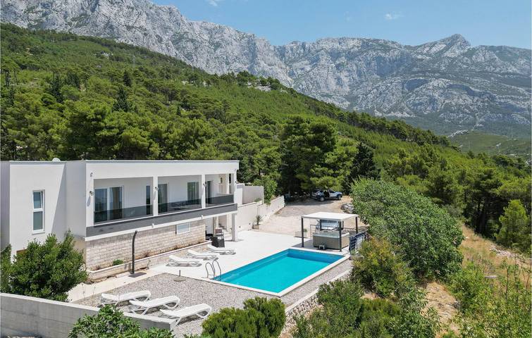 Ferienhaus für 8 Personen, mit Terrasse und Pool in Makarska - 2