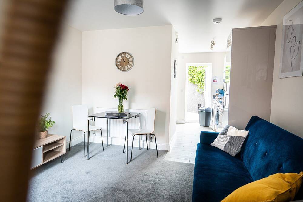 Vs7 Guest House/ Free Parking/Free Wifi/ close to the beach in Swansea, Swansea e dintorni
