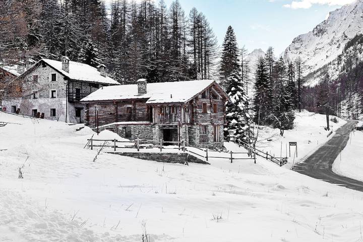 Appartement entier, Appartement 'Lo Pailler' avec vue montagne, jardin commun et Wi-Fi in Rhêmes-Notre-Dame, Massif du Ruitor