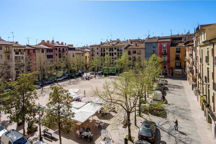 Gîte pour 5 personnes, avec vue et balcon à Vic - 4