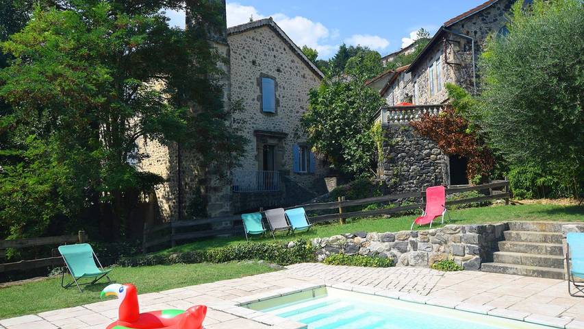 Maison de vacances pour 6 personnes, avec terrasse ainsi que piscine et jardin