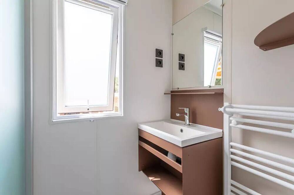 Mobil-home Premium 6 pers – Camping 4★ – Accès direct mer – Piscine & Clim in Carry-le-Rouet, Côte méditerranéenne (France)