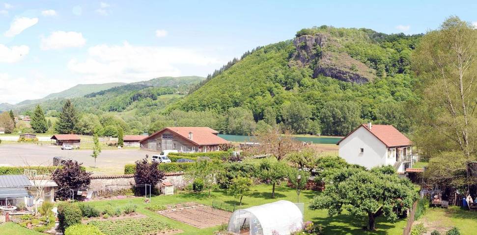 Location de vacances pour 4 personnes, avec vue ainsi que jardin et vue sur le lac, animaux acceptés à Lascelle - 4
