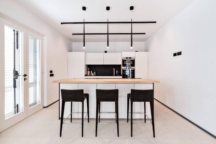 Ferienwohnung für 9 Personen, mit Balkon und Terrasse sowie Garten und Pool in Forte dei Marmi - 2