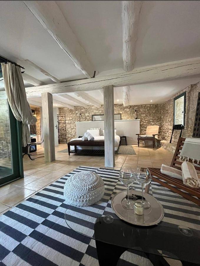 Location de vacances pour 2 personnes, avec piscine et jardin à Beaumont-de-Pertuis - 2