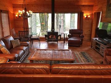 Log Cabin for 10 Guests in Mount Hood Village, Mount Hood, Picture 4