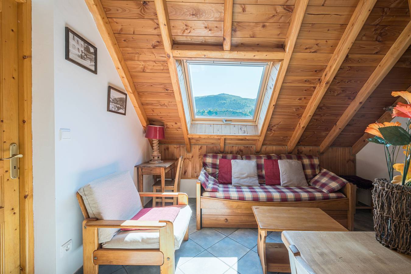 Chalet 'La Mouliniere 1' with Mountain View, Balcony and Wi-Fi in Valloire, Saint-Jean-de-Maurienne region
