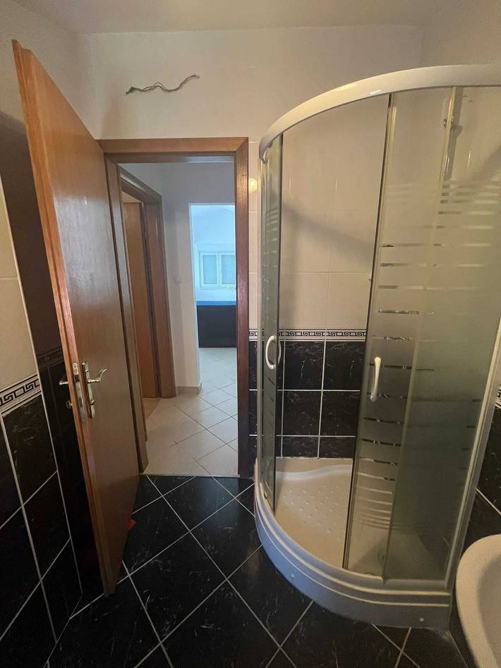 Ganze Wohnung, Sunny Apartment Jadranka with Balcony, 5-min Walk to Beach, Free Parking, Vodice in Vodice, Šibenik-Knin