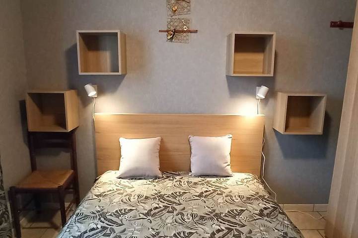 Gîte pour 4 personnes, avec jardin à Fontenoy-le-Château - 3